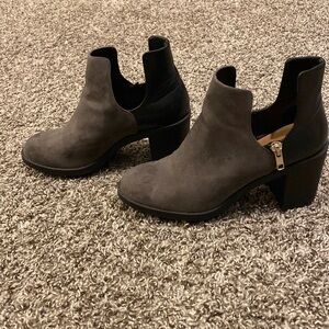 Zara Grey and Black booties size 7.5 suede and leather with grip bottom